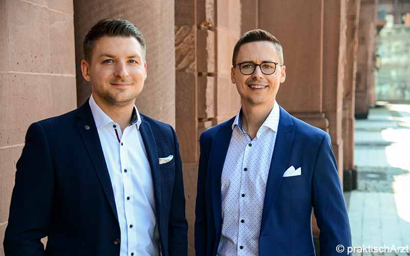 praktischArzt Geschäftsführer Timo Krasko und Michael Schmitt praktischArzt Geschäftsführer Timo Krasko und Michael Schmitt